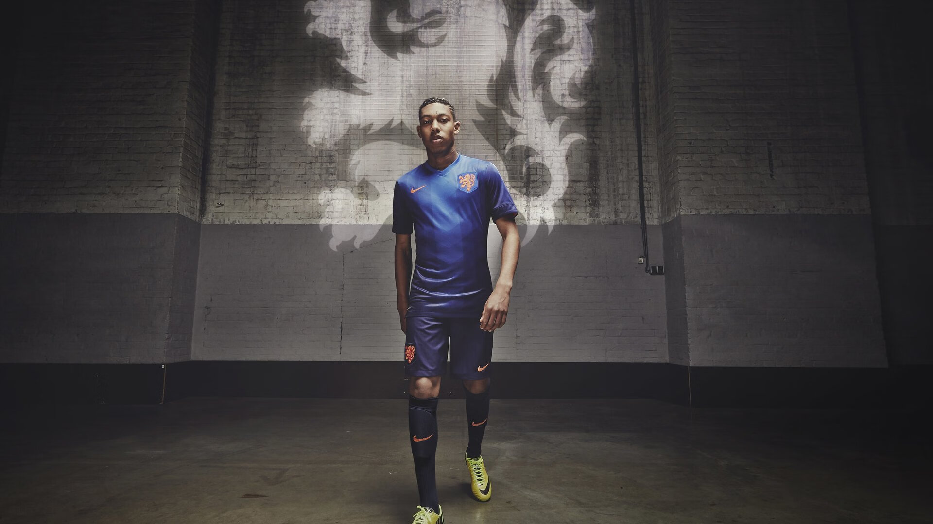 巴萨抢得主场胜利，梅西梅开二度，巴萨向梅西开出新报价