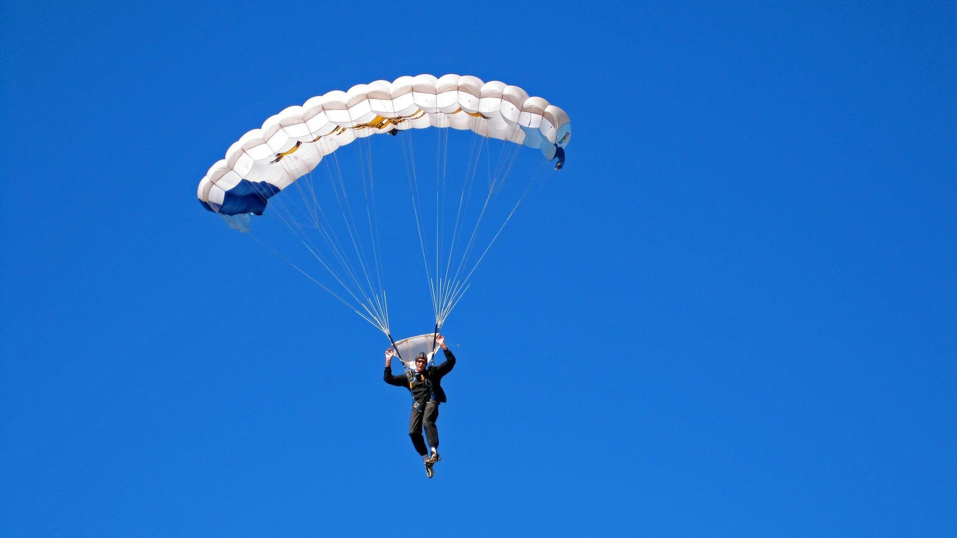 球队老板在决定战绩中扮演什么角色，球队老大是不是领袖