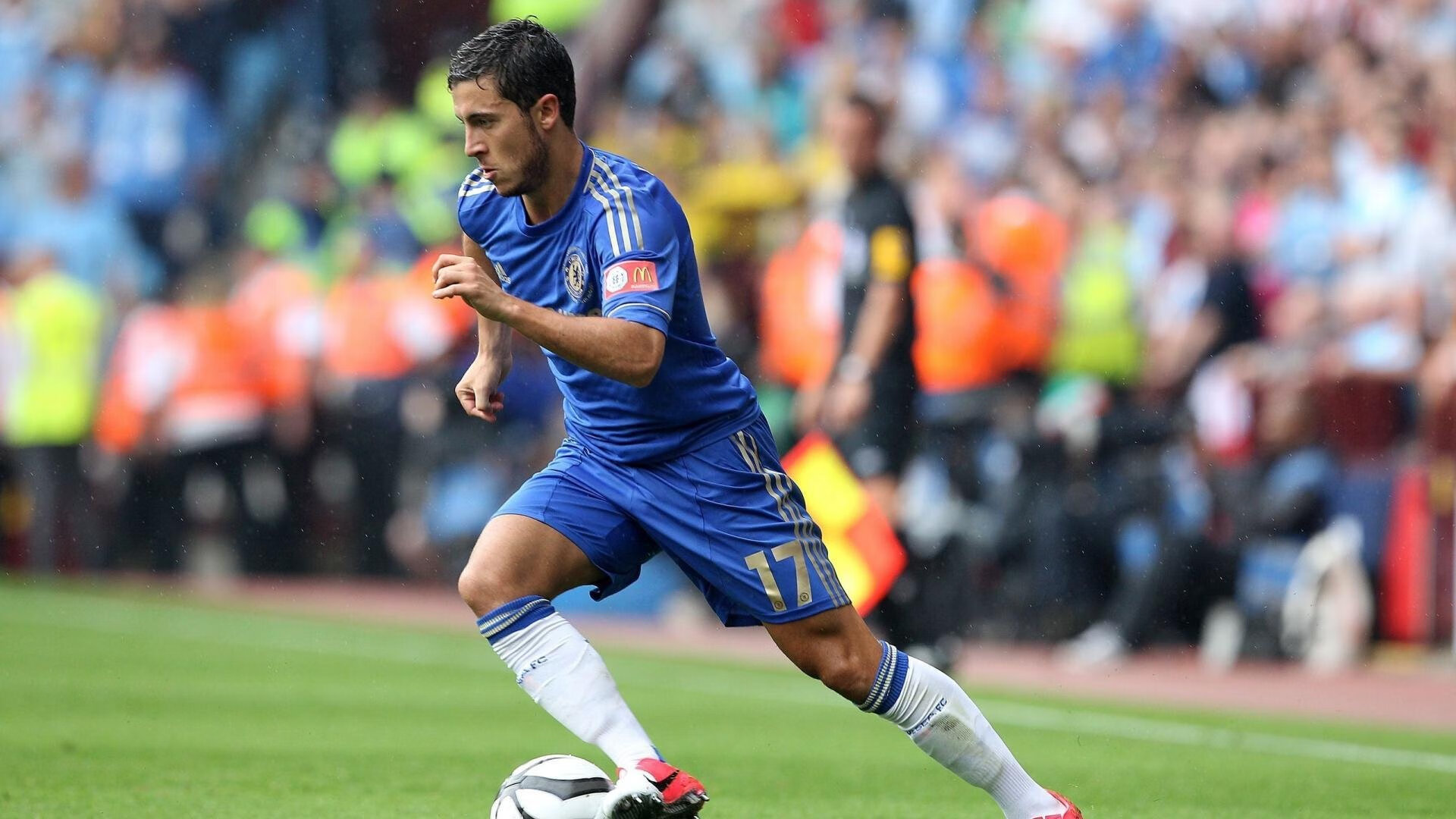 “震撼冲撞：惊心动魄的碰撞现场”，震撼一下